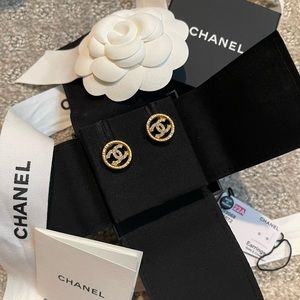 ⭐️ BNIB Chanel Gold Stud Earrings